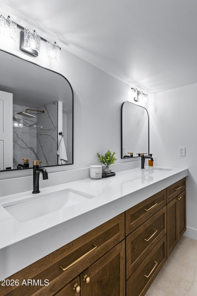 1821 E Lynwood St-49 96