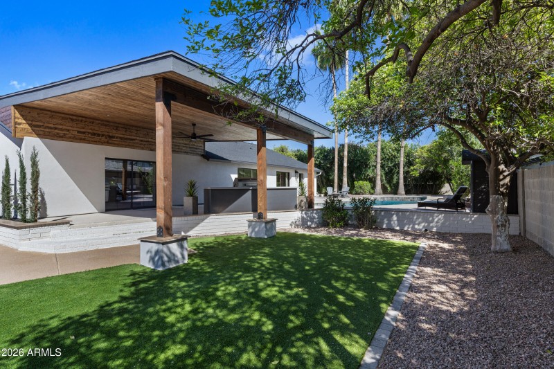 1821 E Lynwood St-56