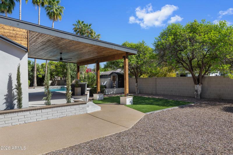 1821 E Lynwood St-58