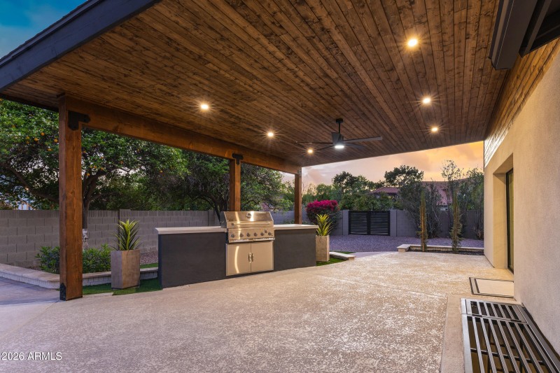 1821 E Lynwood St-84