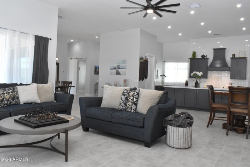 12 foot ceilings 0269