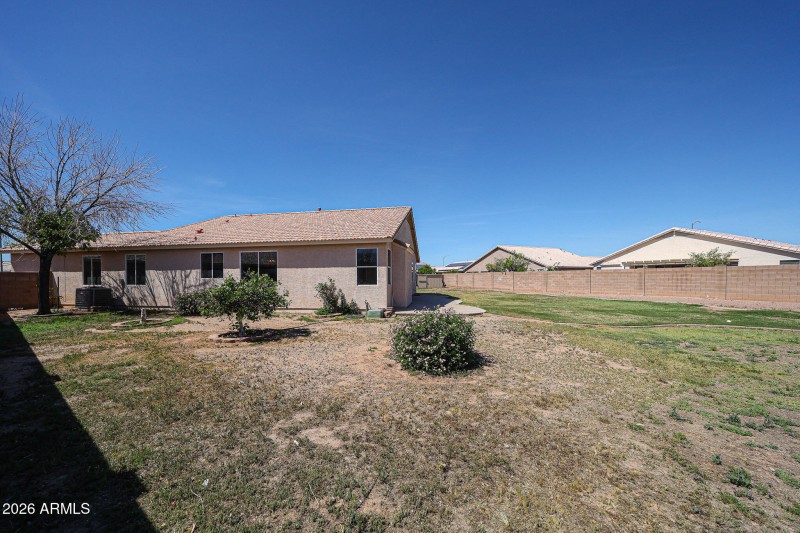 Another view of the backayrd