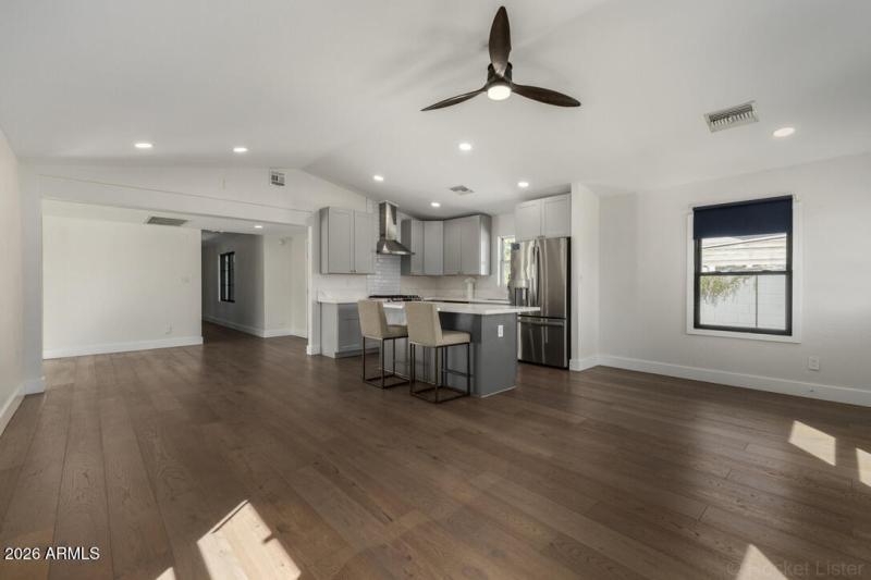 C6A44D9D-7CF0-408A-8446-5566B835E2B6_1_1