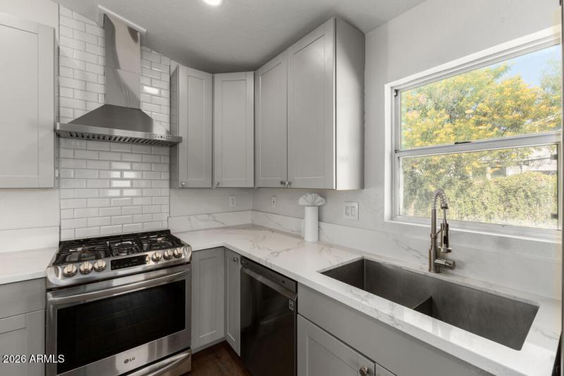 5B226710-CA9F-4061-A584-9BFA4AE523EC_1_1