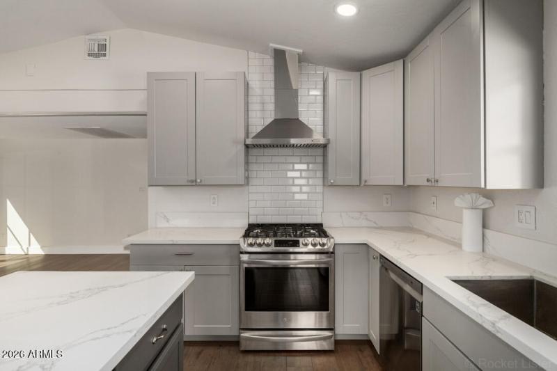 DD445DDC-2841-49D1-B5CF-4062CB961A3A_1_1