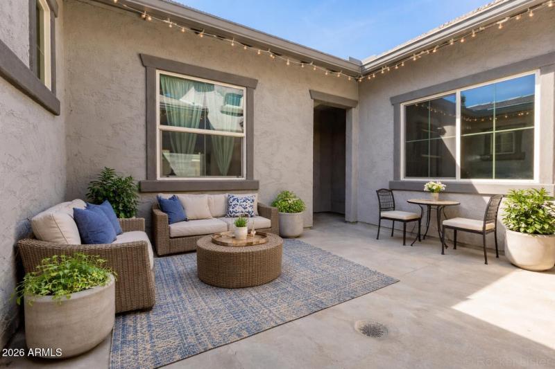 E51DE9EB-BCEB-4B00-B1A8-C84F4D0A9587