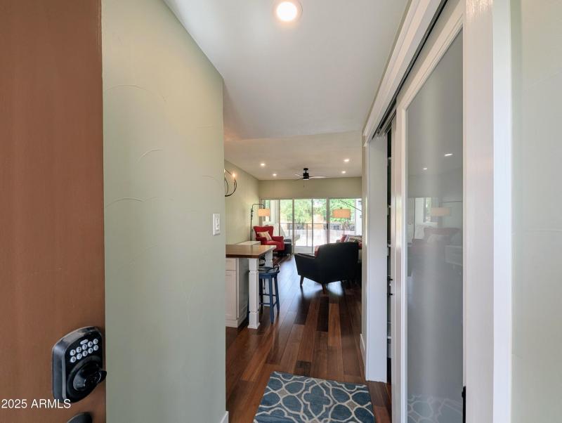 PXL_20250810_221844947