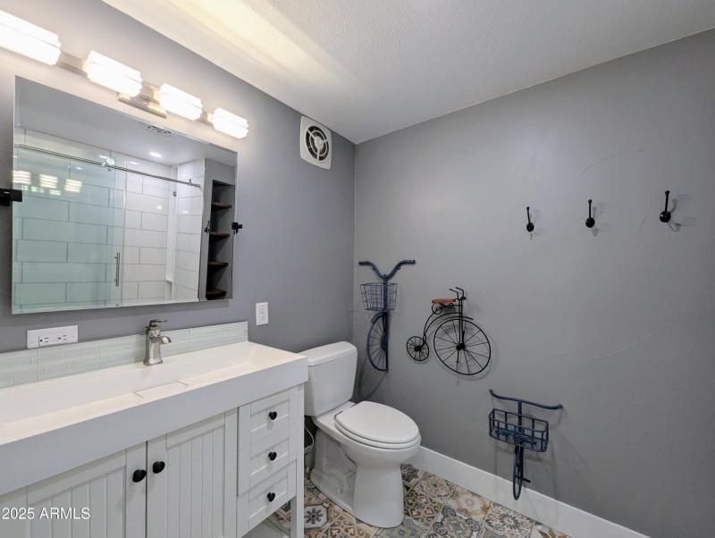 PXL_20250810_222302918