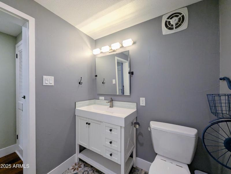 PXL_20250810_222319092