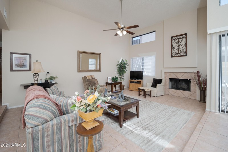 Drop down living room w/fireplace