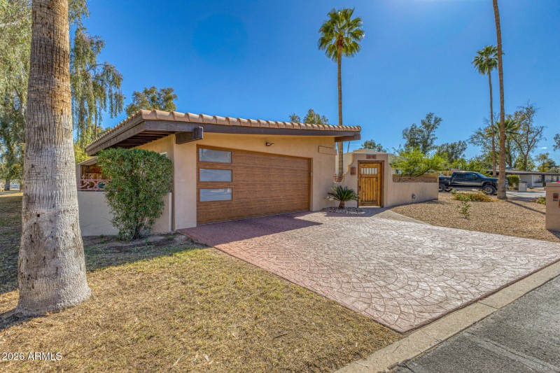 Private Gated Courtyard