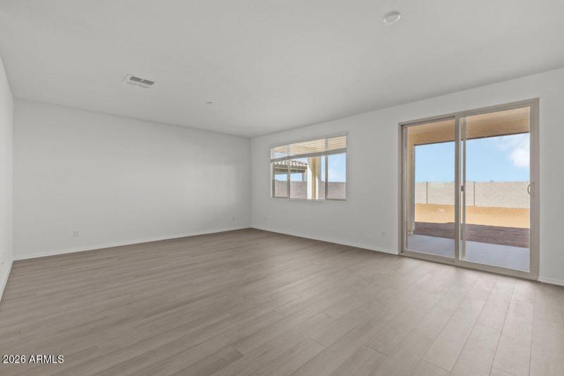 KBPHX_MIR_SkylineVillageEnclaves-Lot69_5