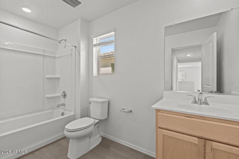 KBPHX_MIR_SkylineVillageEnclaves-Lot69_5