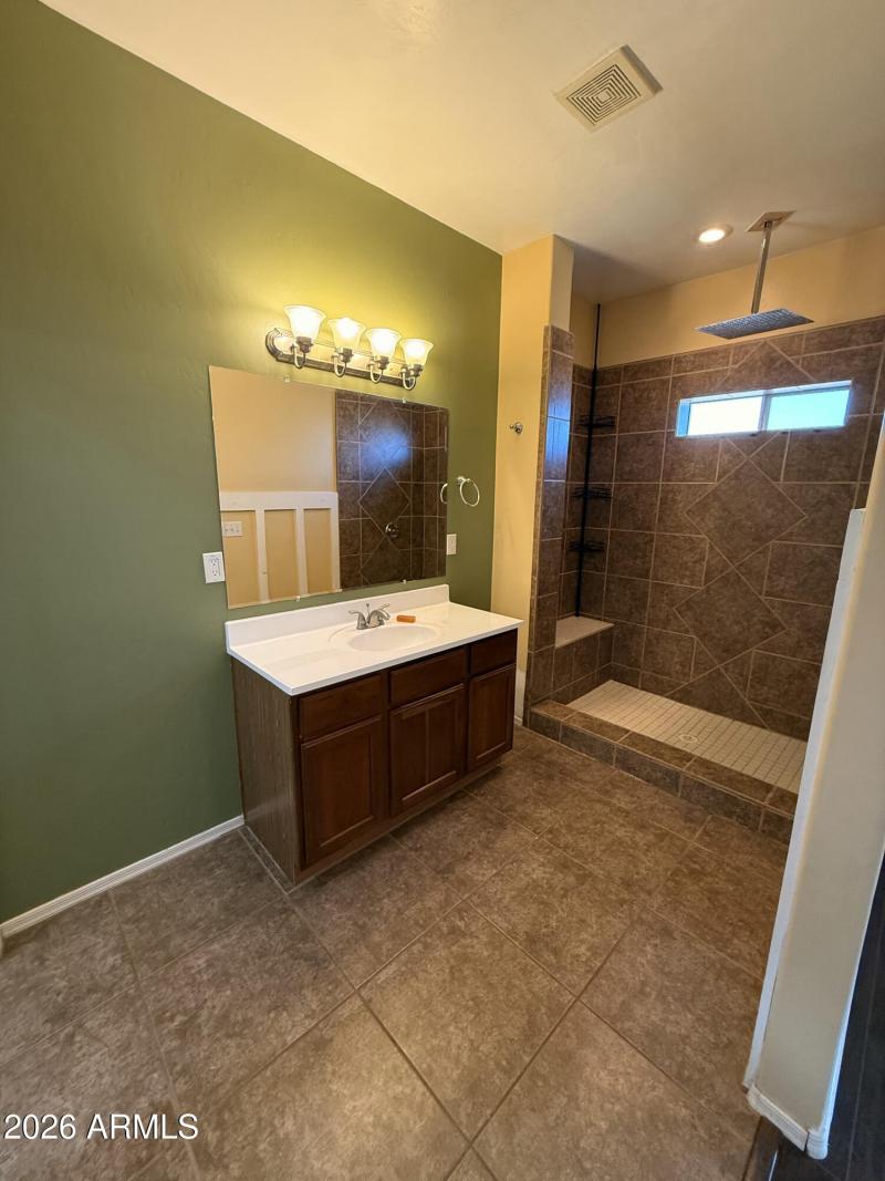 BC62EEFA-6DED-4CFE-898A-7E9B0633D300