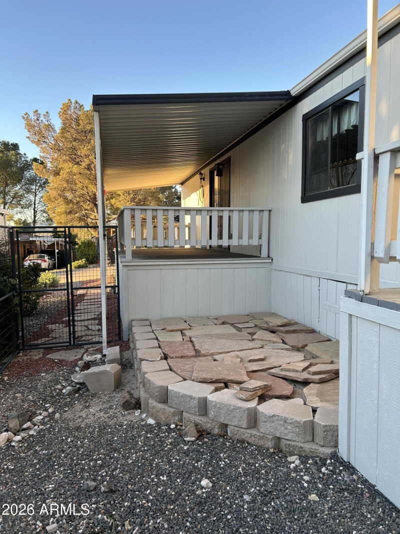 side view od covered deck