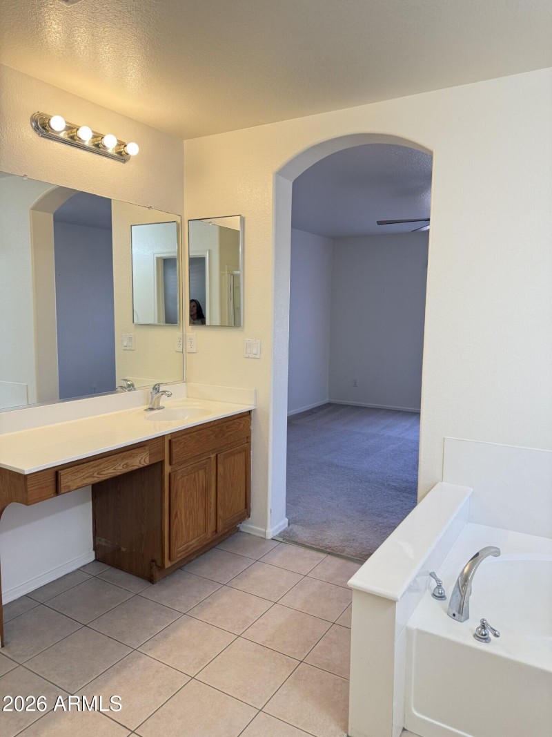 9acfae93-24bc-42e2-96e0-de43bce88f23