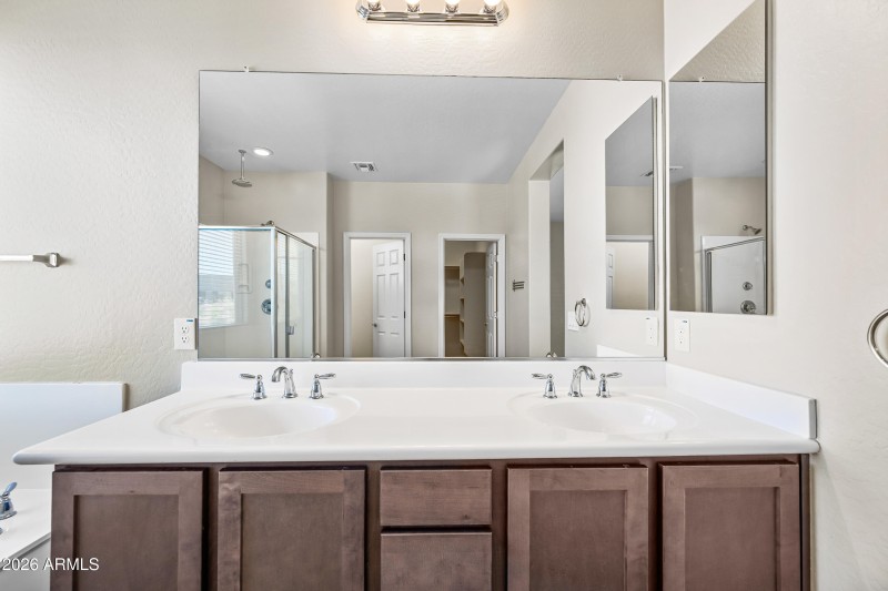 15-25417N20A-ocupix-