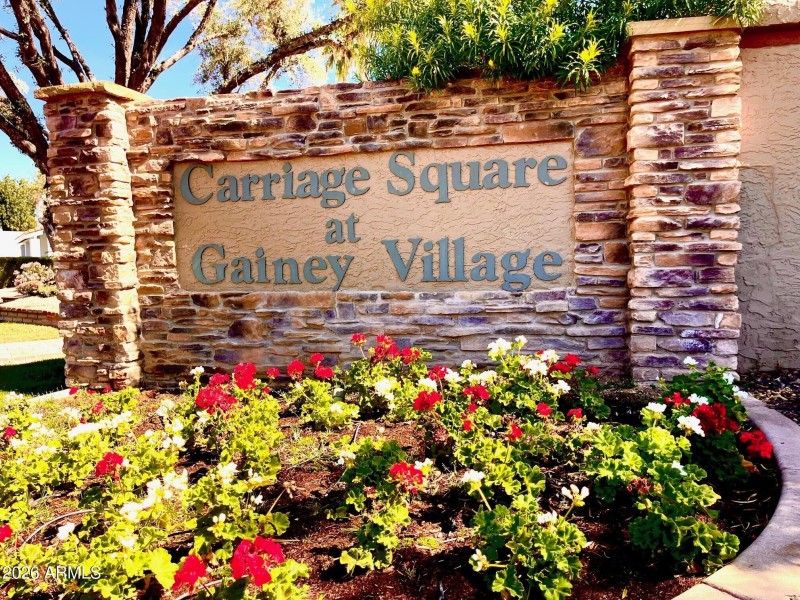 carriage square monument