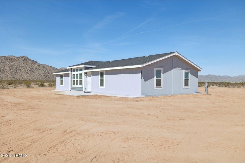 3-web-or-mls-18230-n-meadow-ln-rd