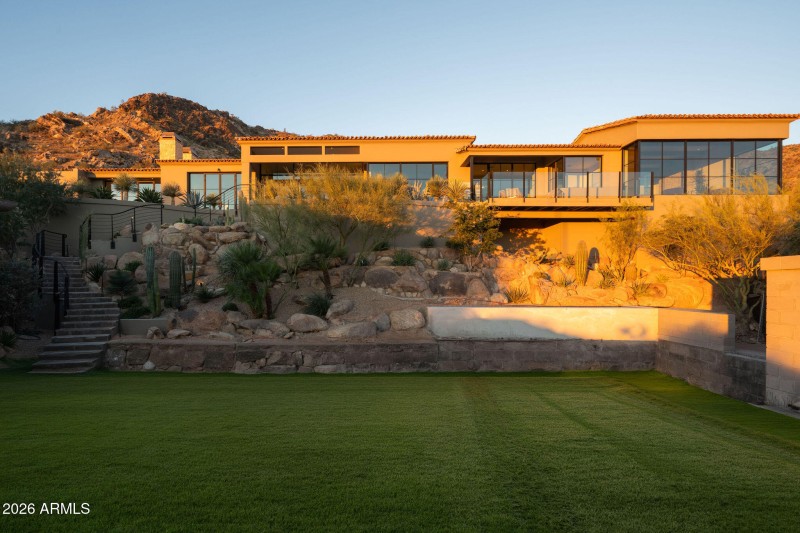 Yard/Entertaining Area