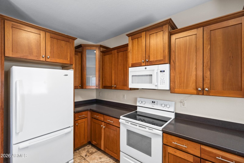 3029 E Franklin Ave-10