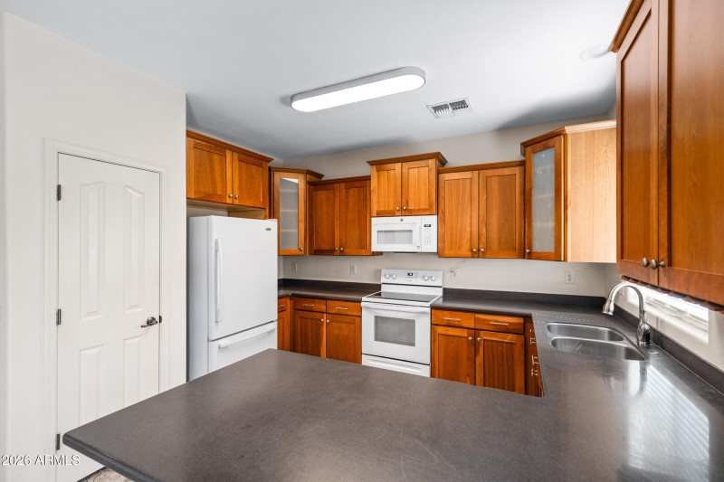 3029 E Franklin Ave-9