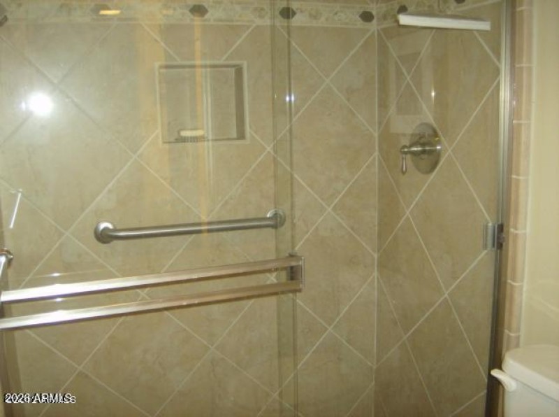 20120411232130969173000000-o