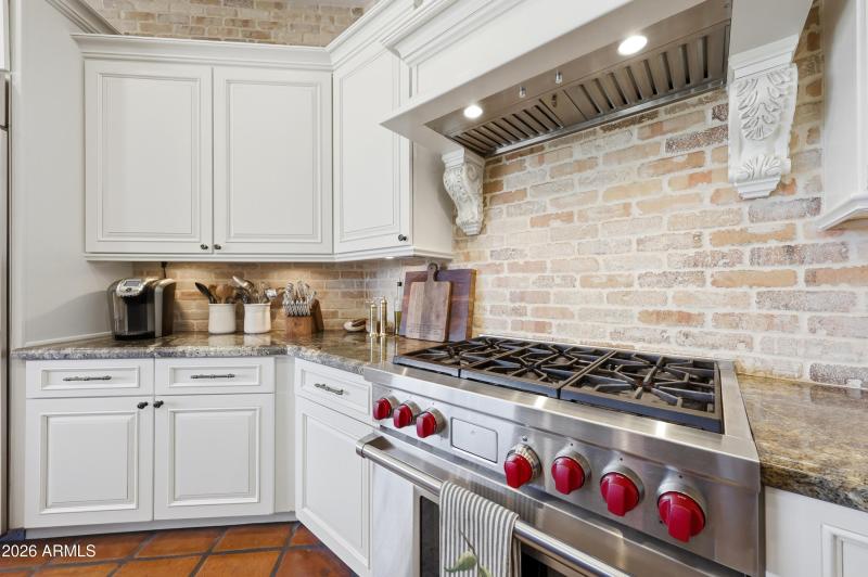 Wolf 6-Burner Gas Cooktop & Range