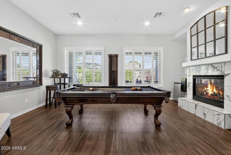 Game Room w/ Fireplace