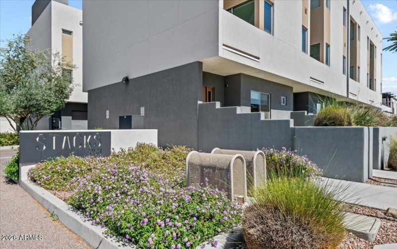 Stacks 8 Unit Townhome Complex