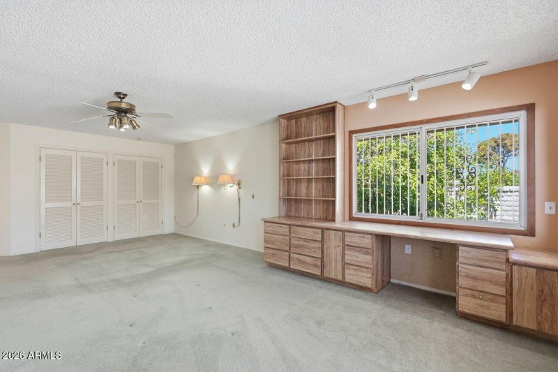 PRIMARY SUITE W/ OFFICE AREA