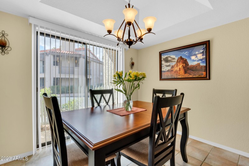 9430 E Mission Ln-15