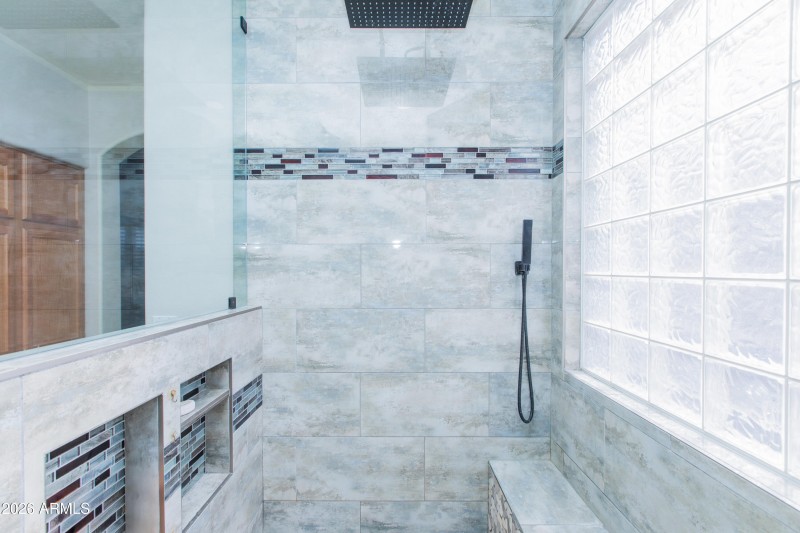 24" Rain Shower w/ Dual Benches