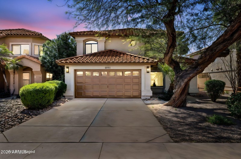 2-web-or-mls-8833-e-charter-oak-dr