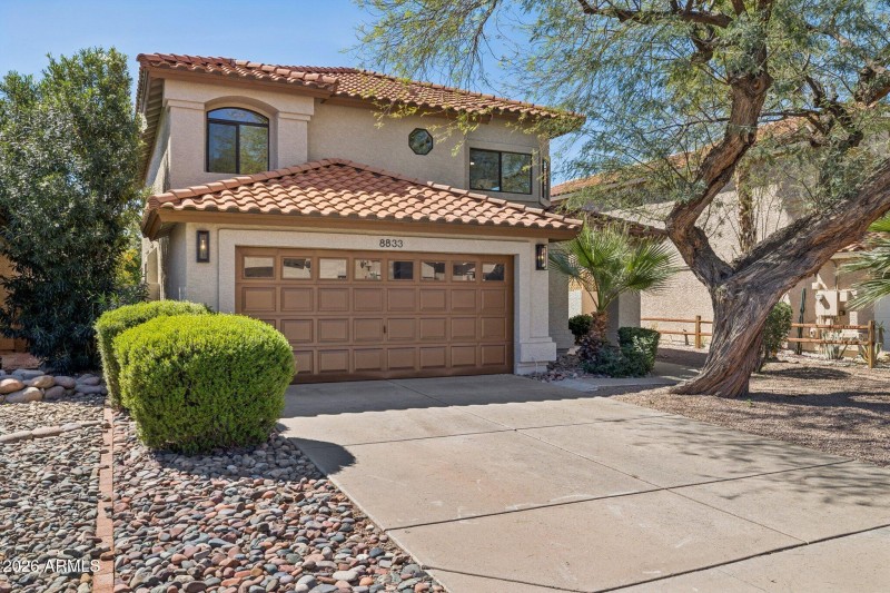 3-web-or-mls-8833-e-charter-oak-dr