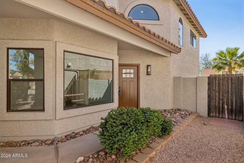 5-web-or-mls-8833-e-charter-oak-dr