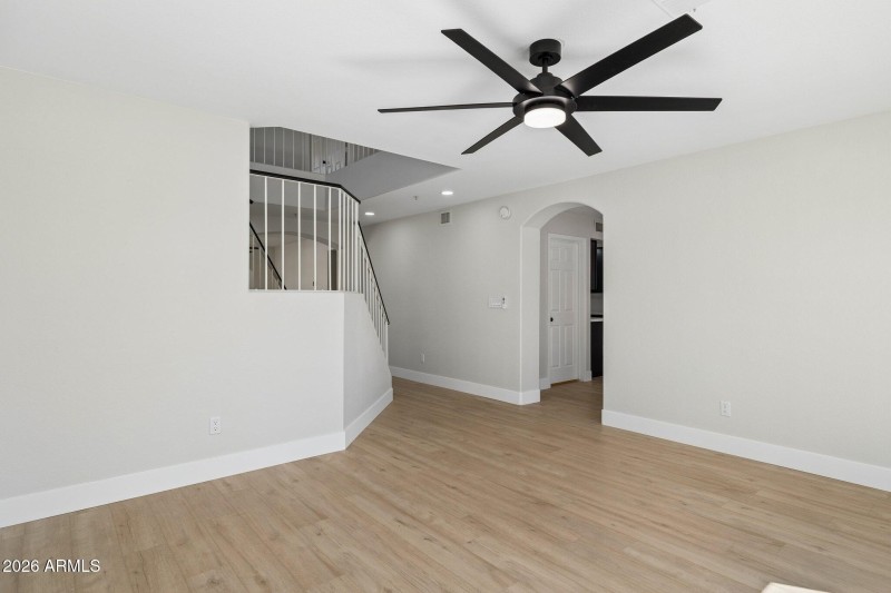 9-web-or-mls-8833-e-charter-oak-dr