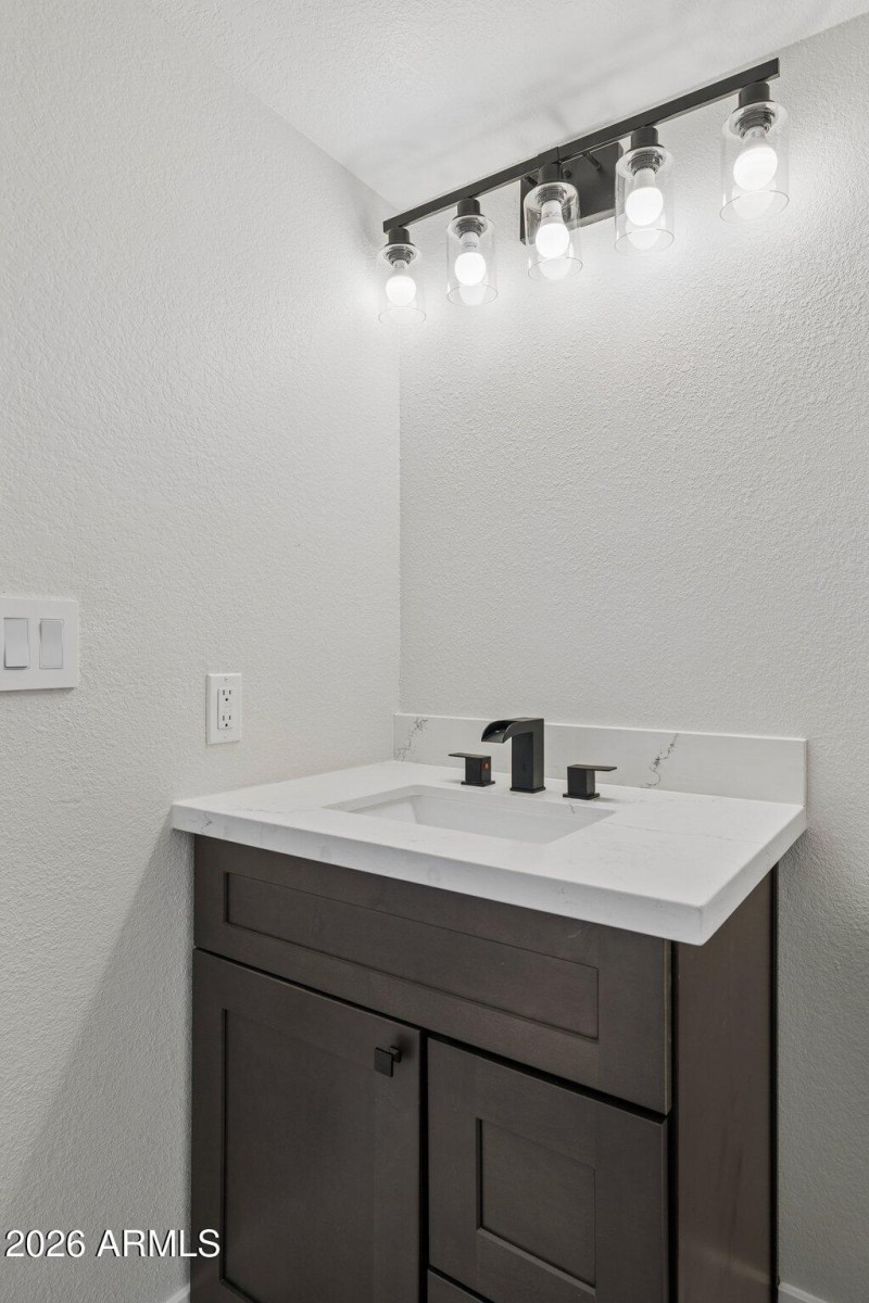 15-web-or-mls-8833-e-charter-oak-dr