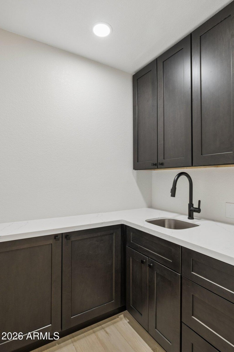 21-web-or-mls-8833-e-charter-oak-dr