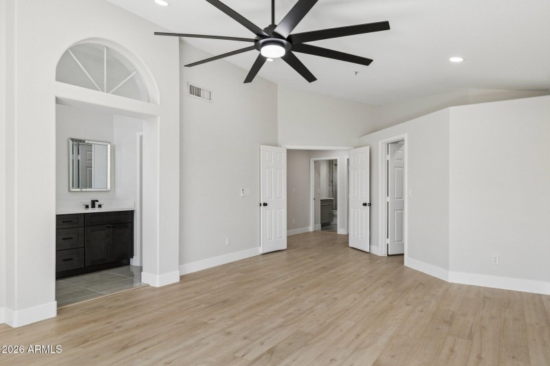 26-web-or-mls-8833-e-charter-oak-dr