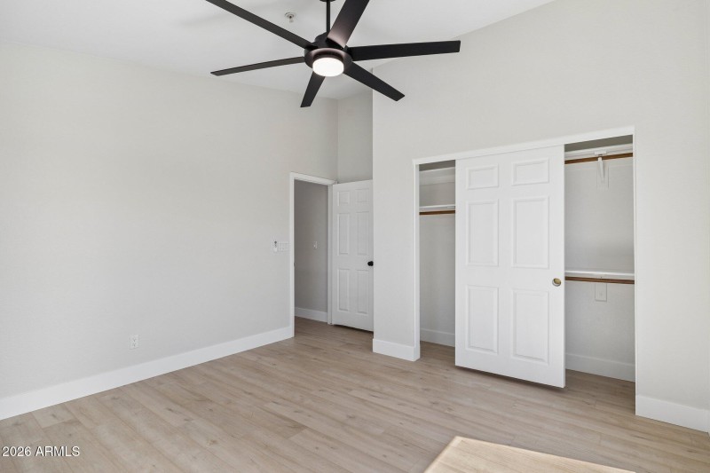 39-web-or-mls-8833-e-charter-oak-dr