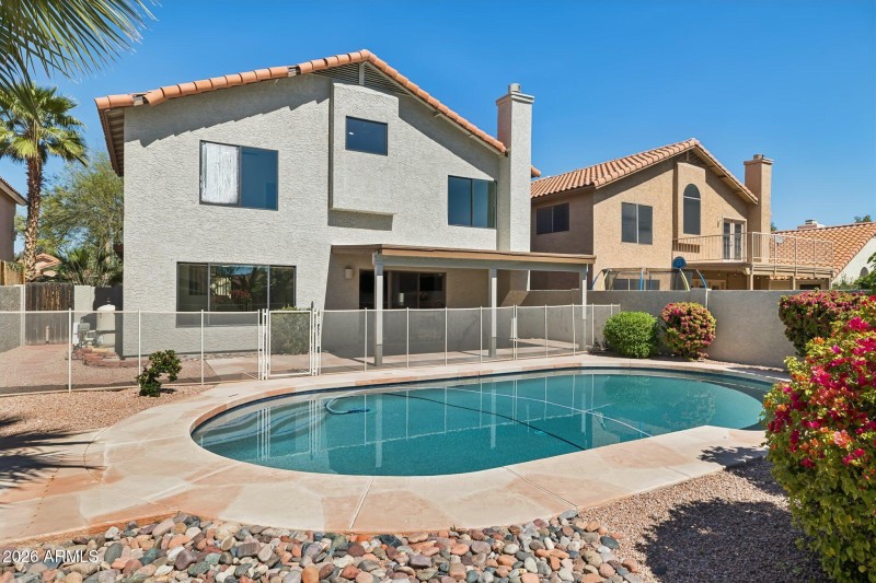 43-web-or-mls-8833-e-charter-oak-dr