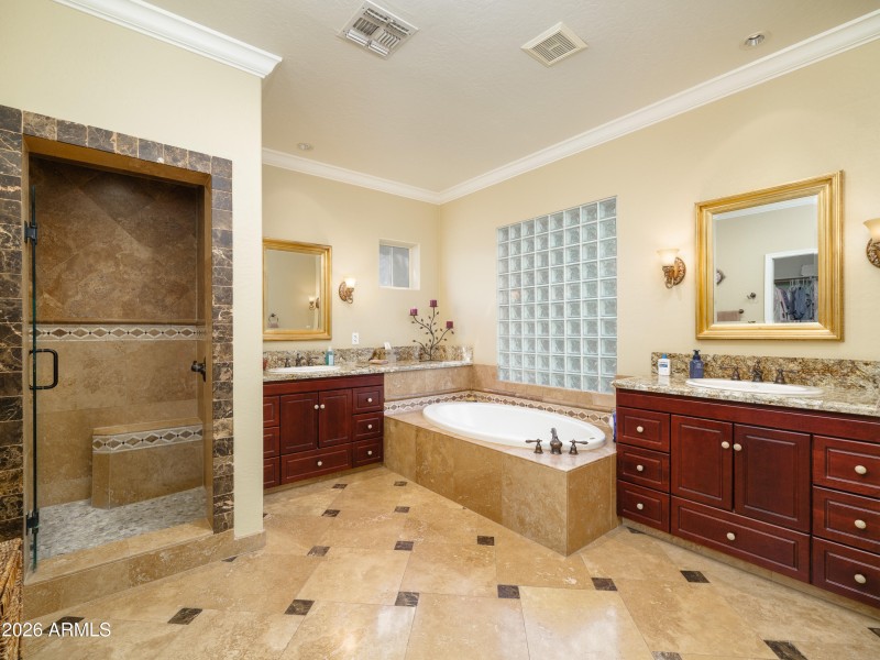 Listings_6132 W Topeka-35