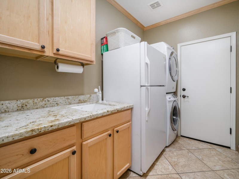 Listings_6132 W Topeka-39