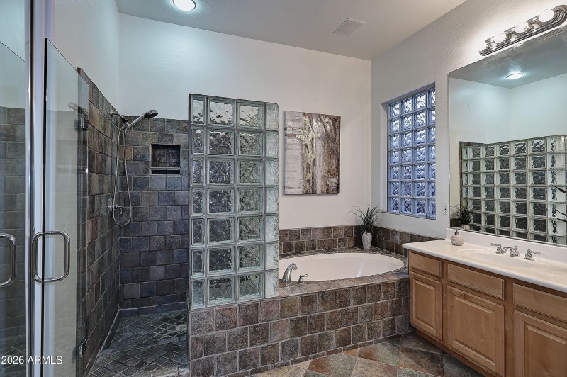 Night-Primary Bath-Garden Tub