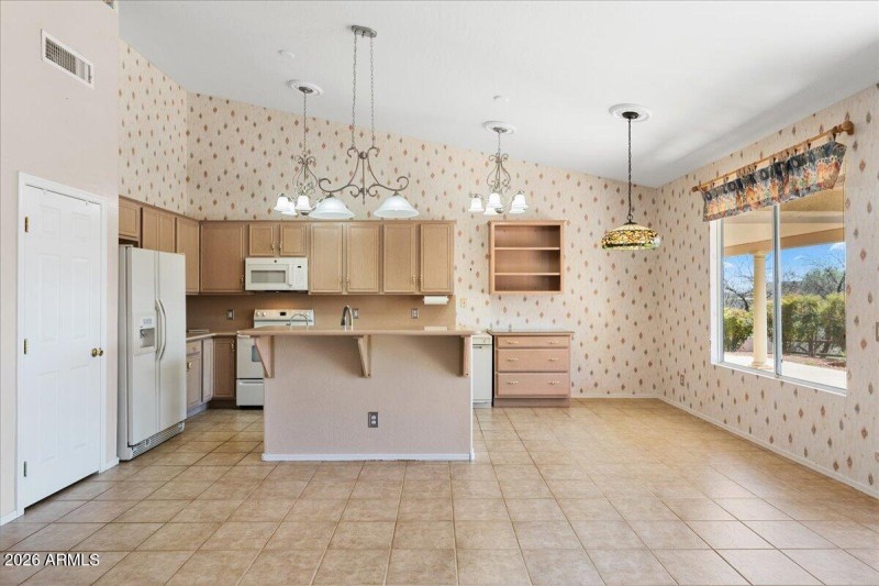 16-Kitchen & Breakfast Nook