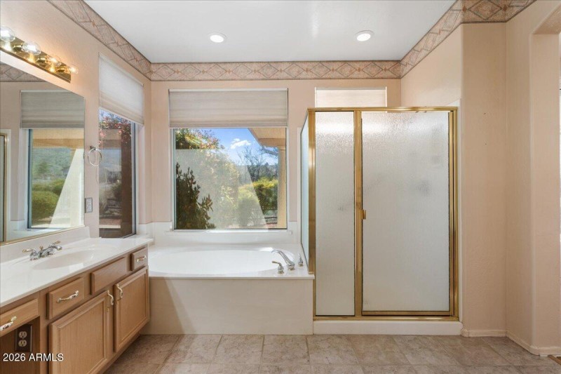 25-Primary Bathroom Tub & Shower