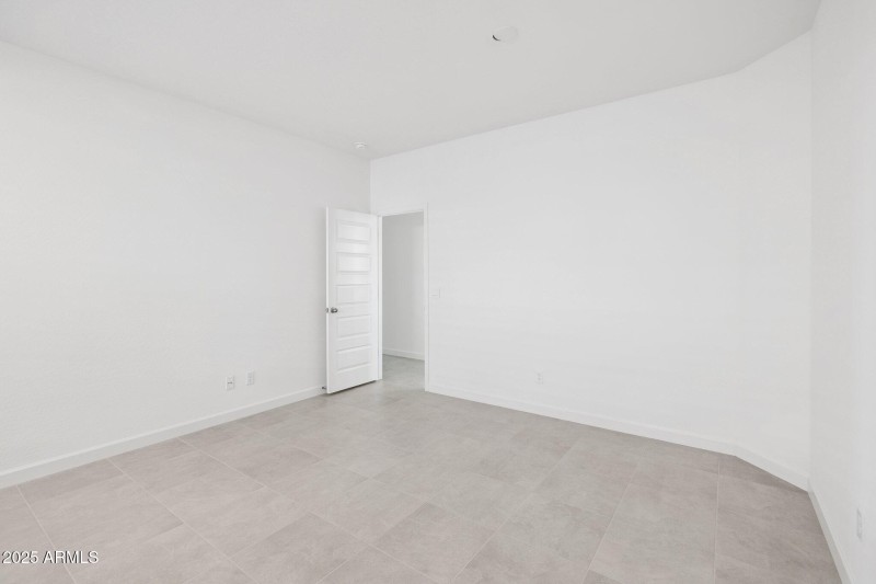 24-web-or-mls-1476-s-241st-ave