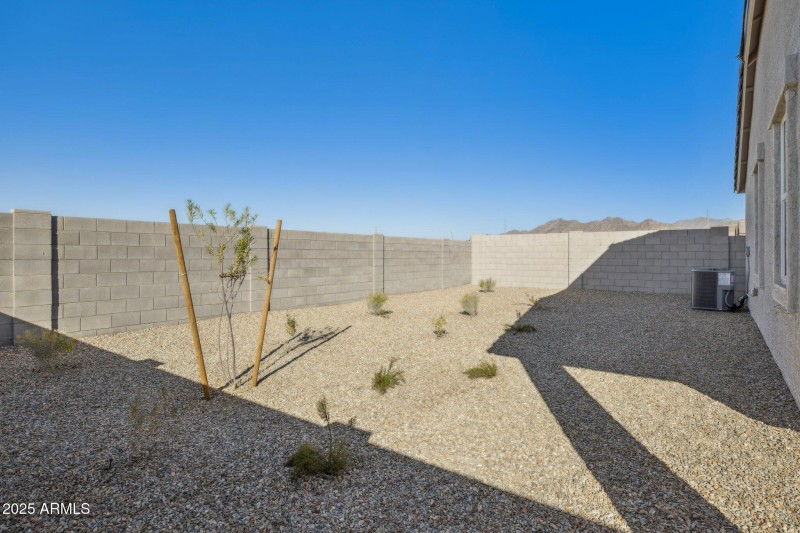 33-web-or-mls-1476-s-241st-ave