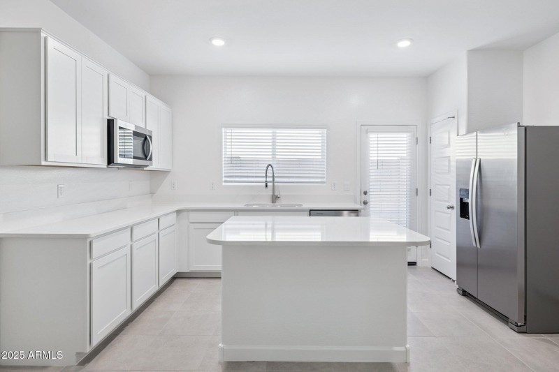 13-web-or-mls-1476-s-241st-ave